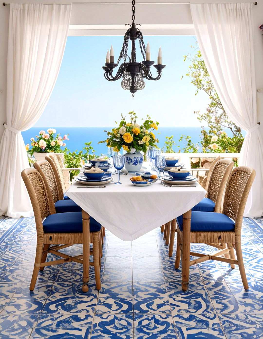 Mediterranean Dining Room Decor - 24 spanish style dining room ideas