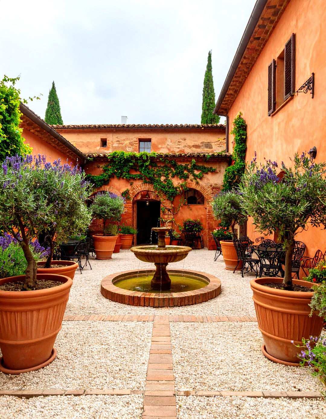 Mediterranean Terracotta Paradise - 24 Small Walled Garden Ideas
