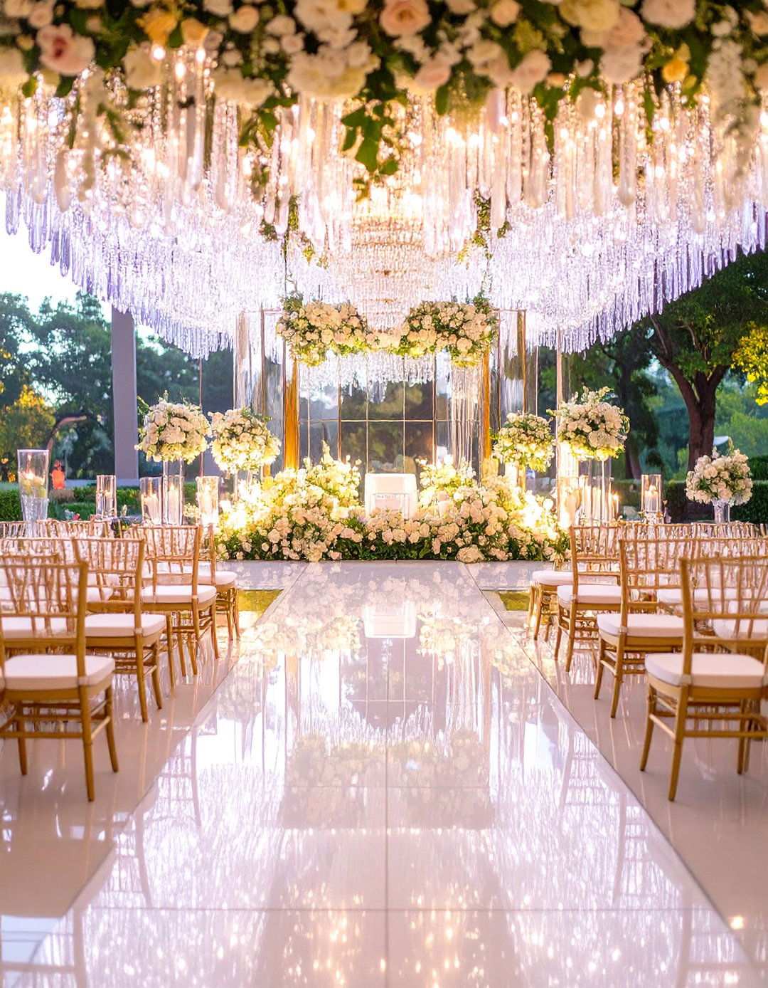 Mirror and Crystal Wedding Altars - 24 Wedding Altar Ideas