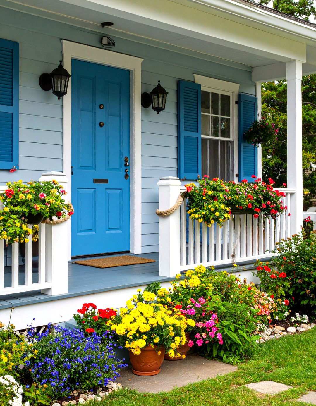 Nautical Rope Detail Porch - 24 Small Cape Cod Front Porch Ideas