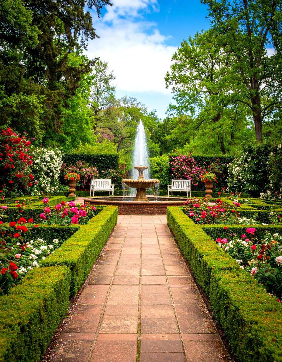 Victorian Formal L Shaped Estate Garden - 24 L Shaped Backyard Ideas